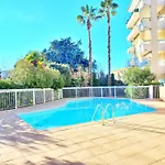 Caresse D'azur - Classe 2 Etoiles Lägenhet Fréjus
