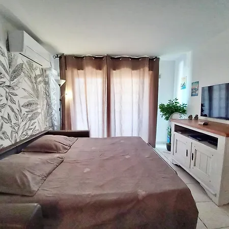 Caresse D'azur - Classé 2 étoiles * Fréjus