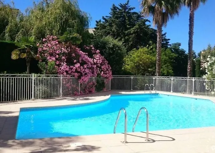 Caresse D'azur - Classe 2 Etoiles 아파트 Fréjus