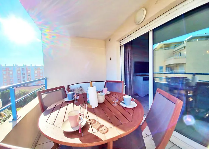 Caresse D'azur - Classe 2 Etoiles 아파트 Fréjus